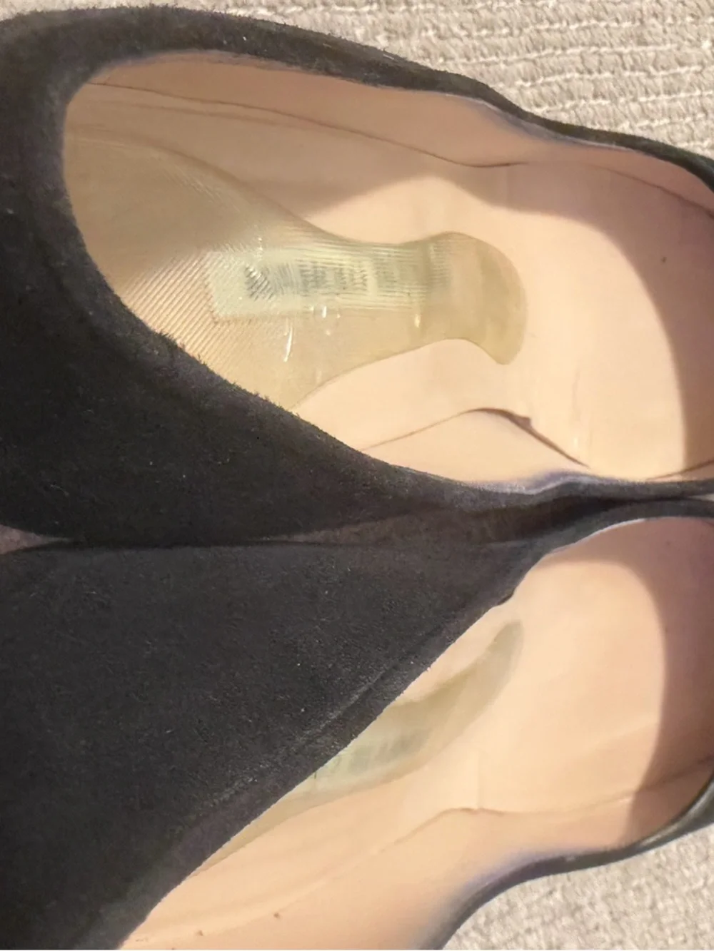 Manolo Blahnik Black Suede Pointed-Toe Pumps - Picture 9 of 11